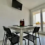 Les Cigales De A Pied A 2 Min Apartamento