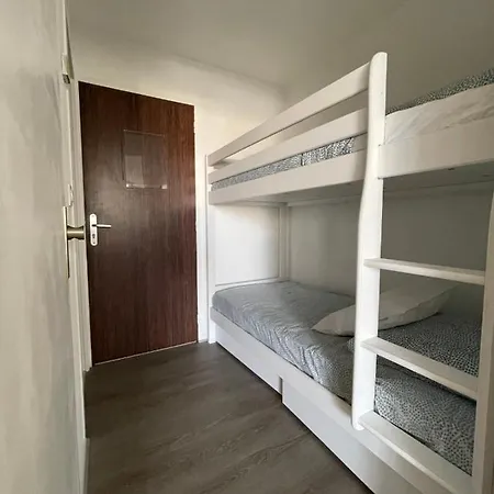 Les Cigales De Idéalement Placé Proche De La *