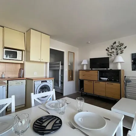 Les Cigales De Idealement Place Proche De La アパート *